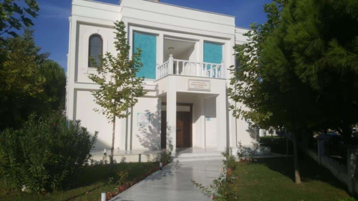 SEVİM HABİL SAY GENÇLİK MERKEZİ BİLİŞİM TEKNOLOJİLERİ ALANI KURSLARI